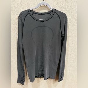Lululemon Swiftly Tech Long Sleeve. Black & white pinstripe womens size 10